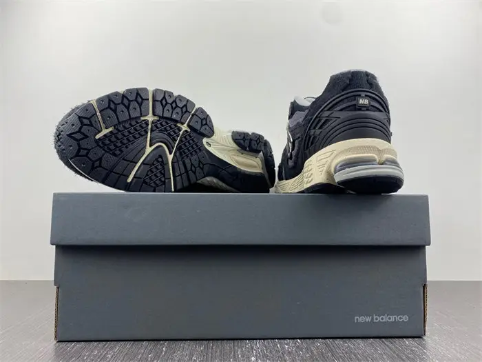 New Balance 1906D Protection Pack Black 