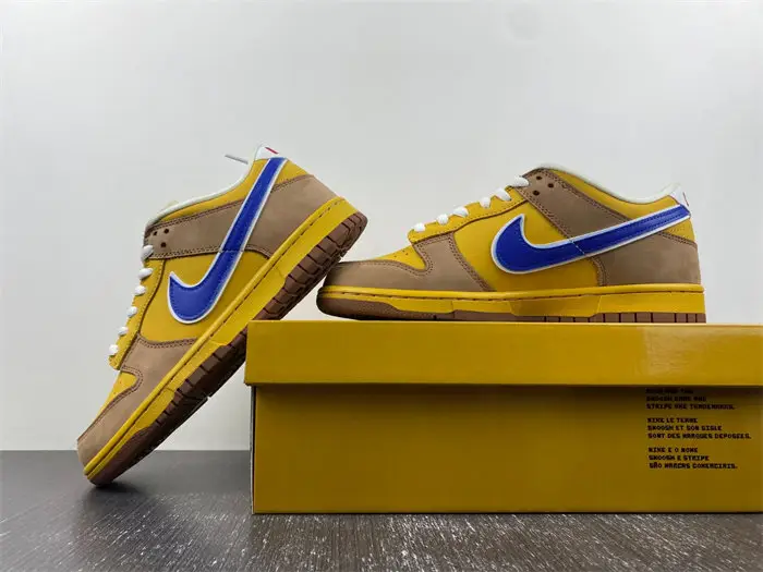 NIKE Dunk Low 