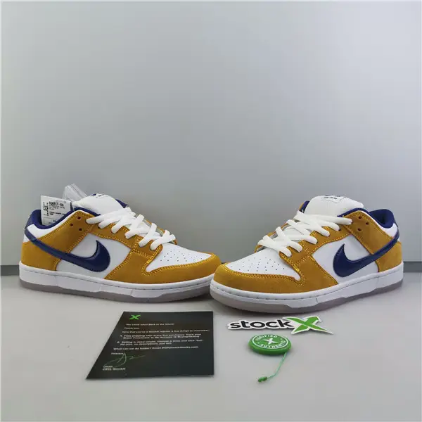 NIKE SB DUNK LOW 