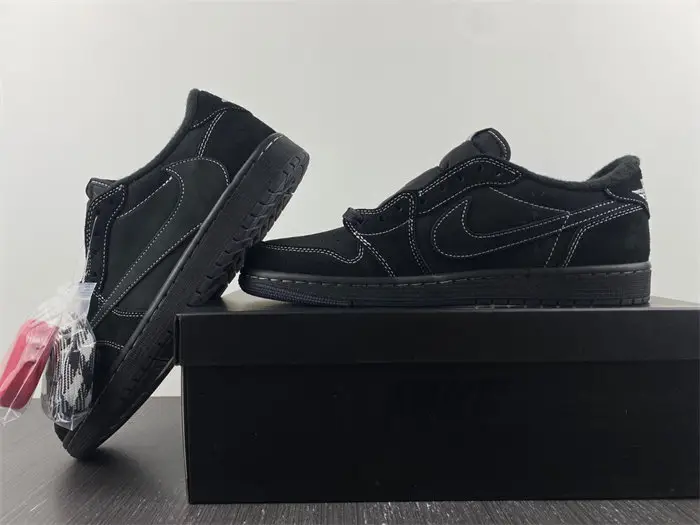 Travis Scott x Air Jordan 1 Low OG 