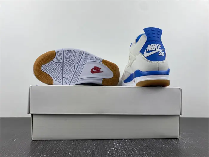 SB x Jordan 4 