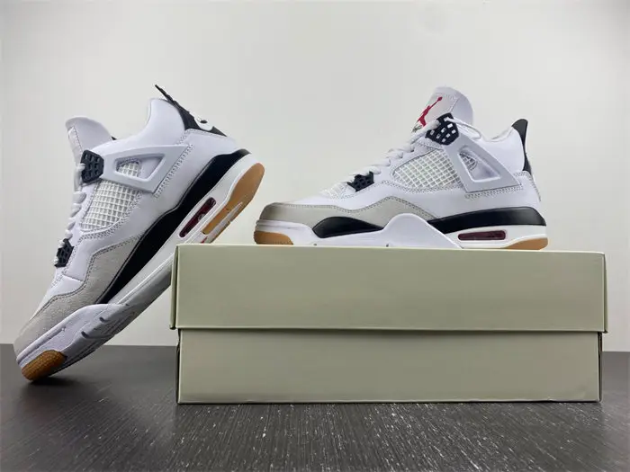 Nike SB x Air Jordan 4 