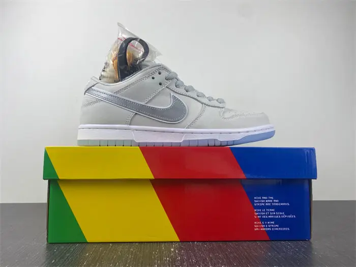 Nike SB Dunk Low White Lobster 