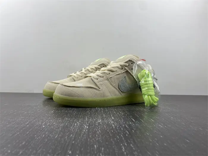 Nike SB Dunk Low Mummy 