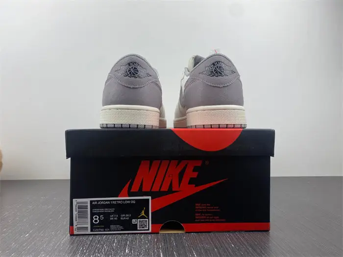 Air Jordan 1 Low 