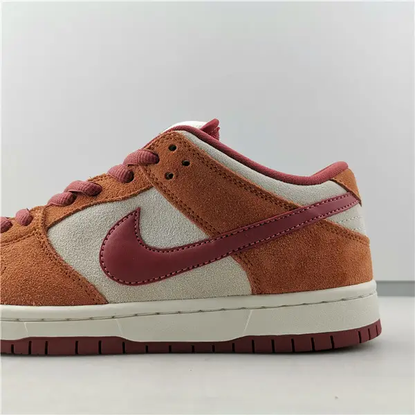 NIKE SB DUNK LOW PRO DAEK RUSSET CEDAR 