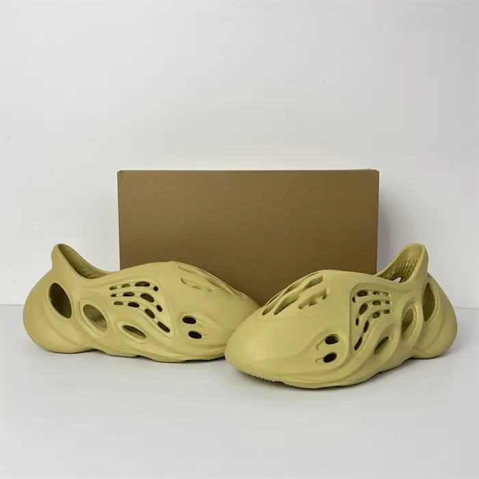 adidas Yeezy Foam RNNR Sulfur  DEDED2551