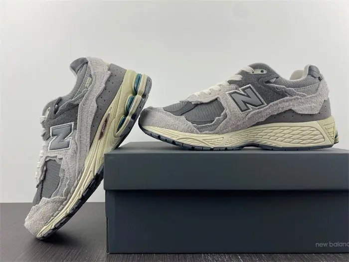New Balance 2002R Protection Pack Rain Cloud 