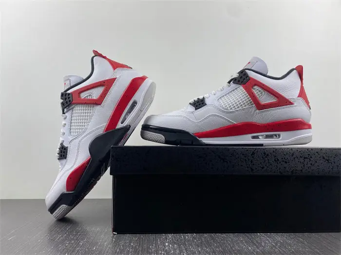 Air Jordan 4 