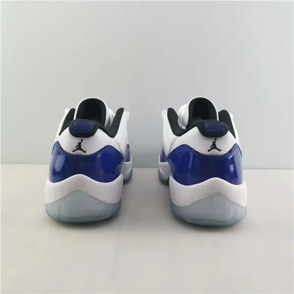 Air Jordan 11 Low WMNS 