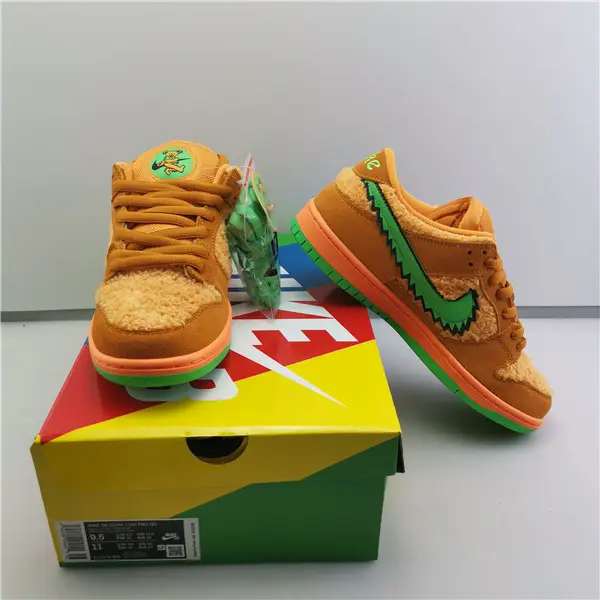 GRATEFUL DEAD X NIKE SB DUNK LOW 