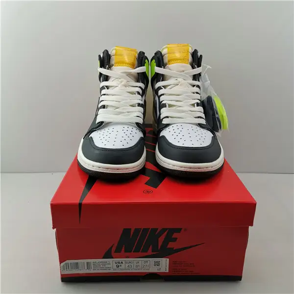 AIR JORDAN 1 RETRO HIGH OG 'VOLT GOLD' 