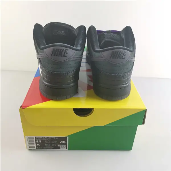 Familia x Nike SB Dunk Low First Avenue K 