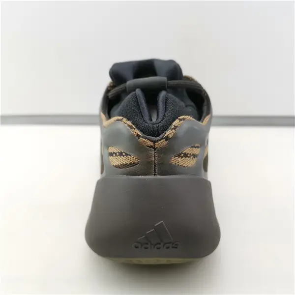 Adidas Yeezy 700 V3 