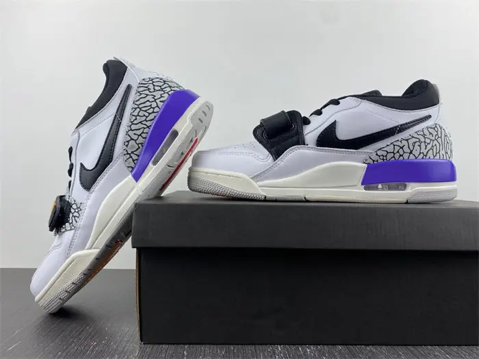 Jordan Legacy 312 Low Lakers 