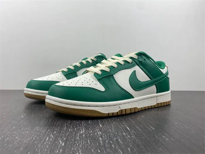 Nike Dunk Low Malachite University Gold 