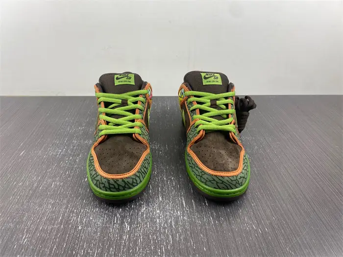 Nike SB Dunk Low De La Soul 