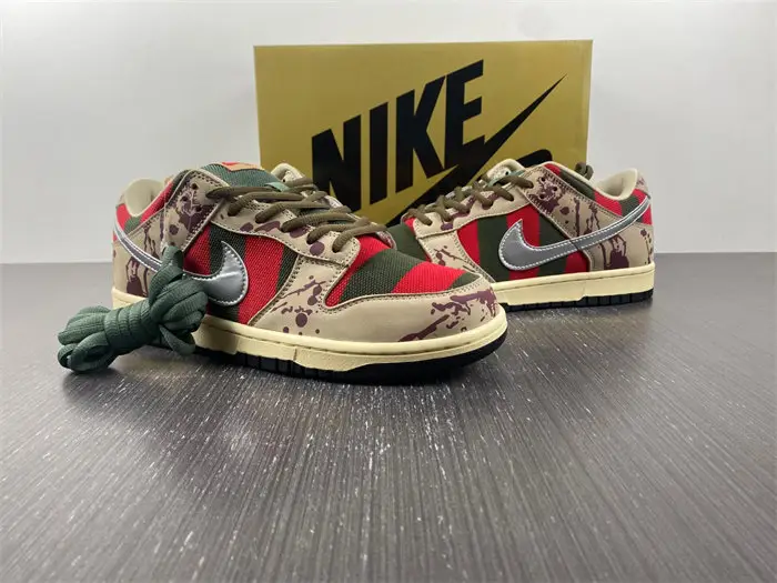 Nike SB Dunk Low 