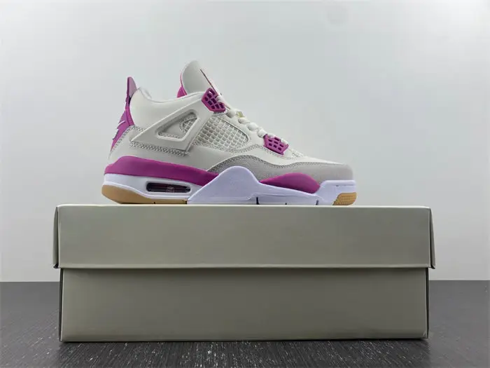 Nike SB x Air Jordan 4 