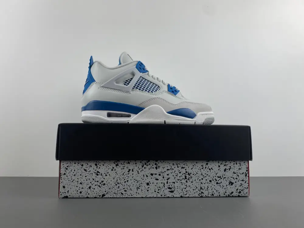 Air Jordan 4 Retro 