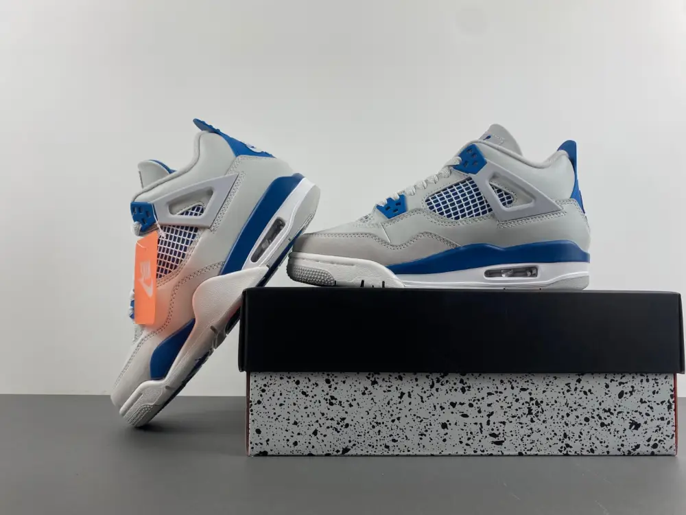 Air Jordan 4 Retro 