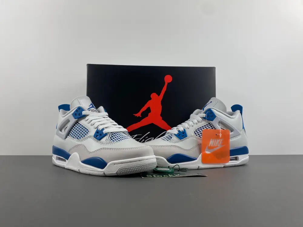 Air Jordan 4 Retro 