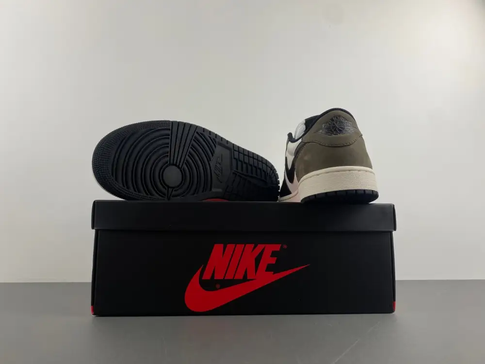 Air Jordan 1 Low OG 