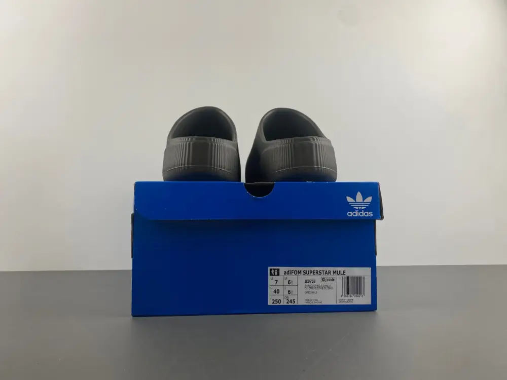 adiFOM SUPERSTAR MULE 