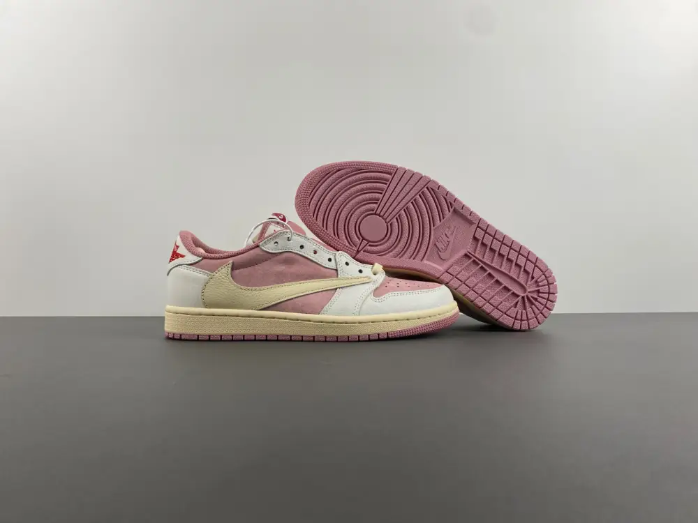 Travis Scott x Air Jordan 1 Low OG 
