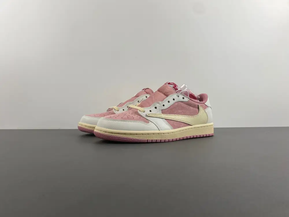 Travis Scott x Air Jordan 1 Low OG 