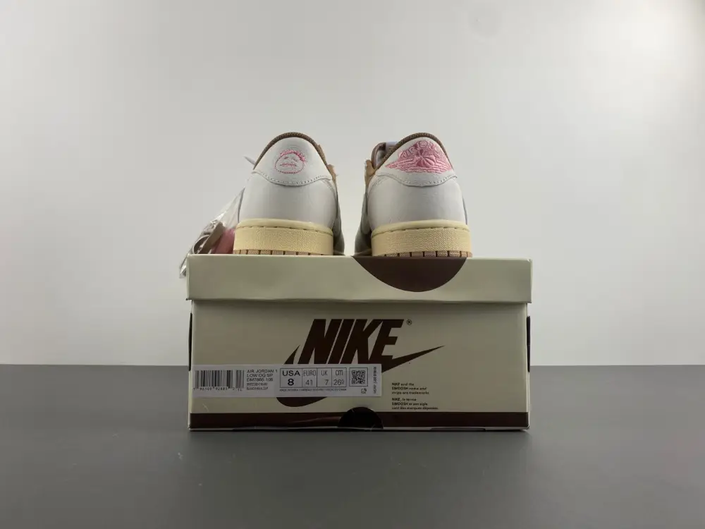Travis Scott x Air Jordan 1 Low OG 