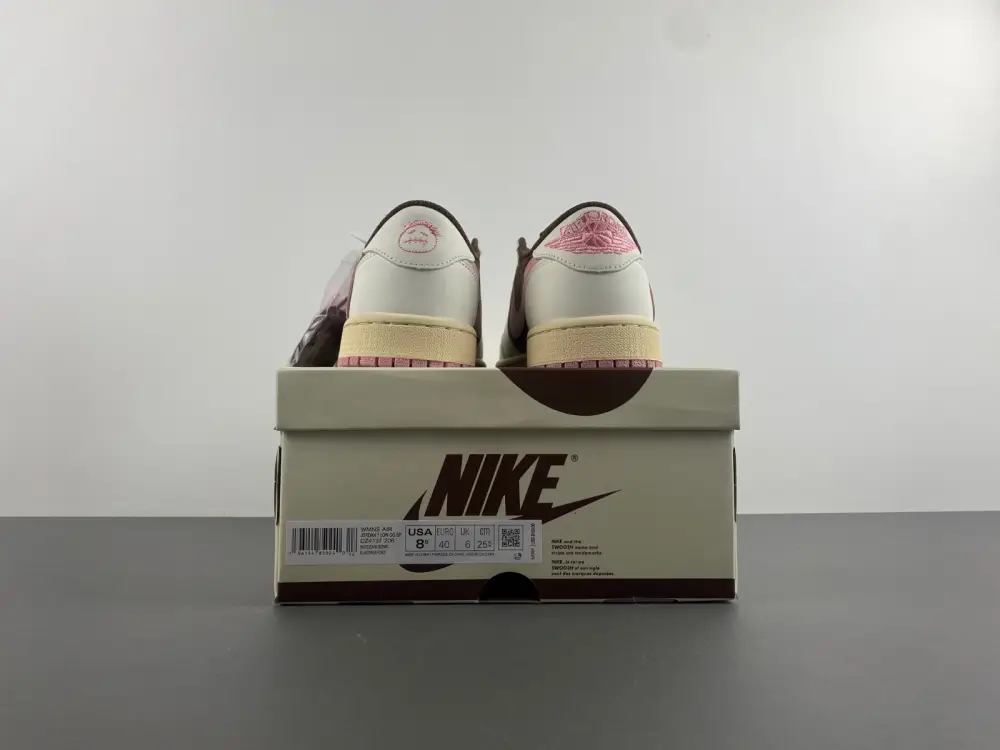 Travis Scott x Air Jordan 1 Low OG  DZ4137 