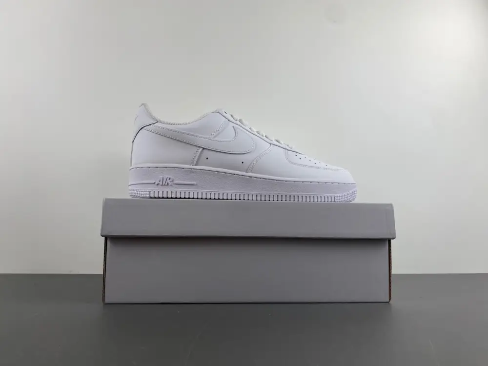 Nike Air FORCE 1 white 