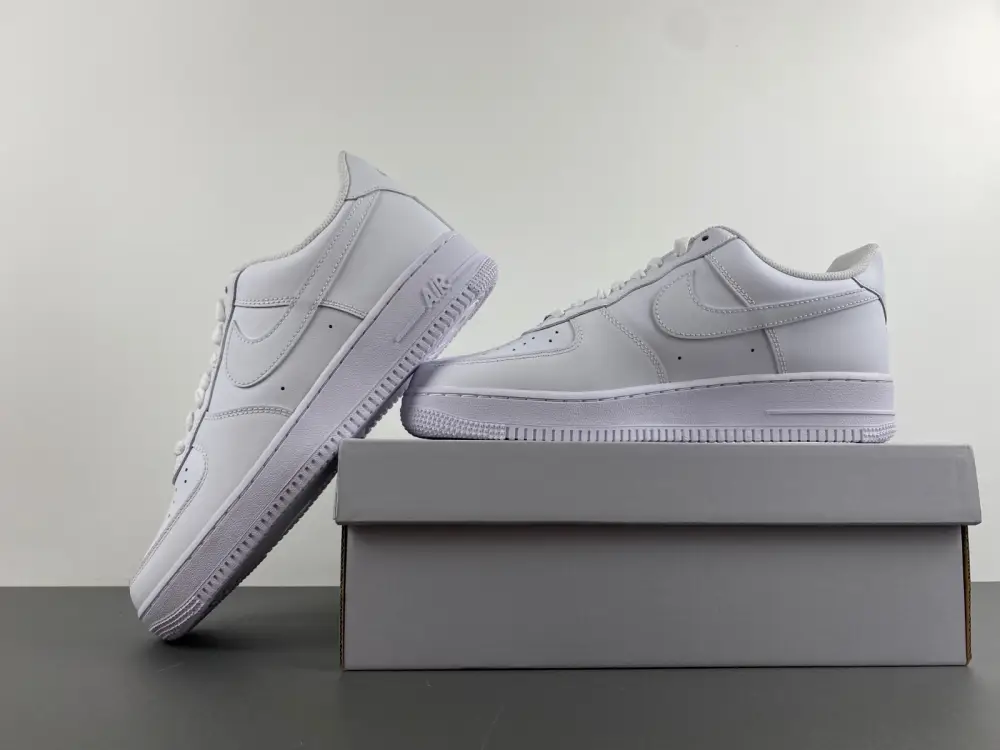 Nike Air FORCE 1 white 