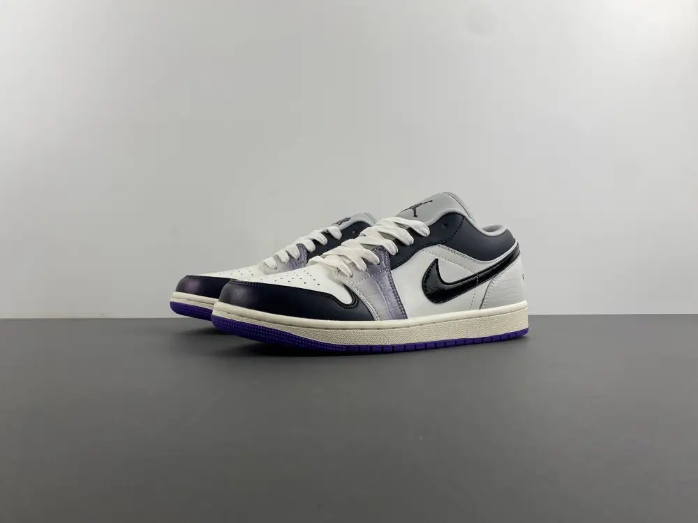 Air Jordan 1 Low 