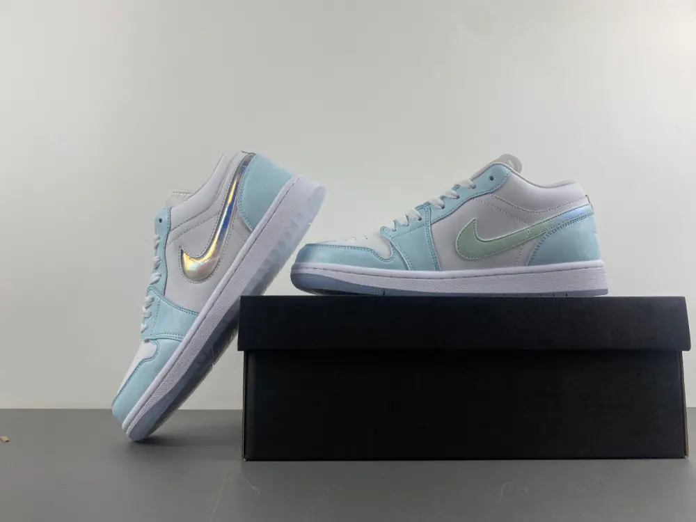 Air Jordan 1 Low 
