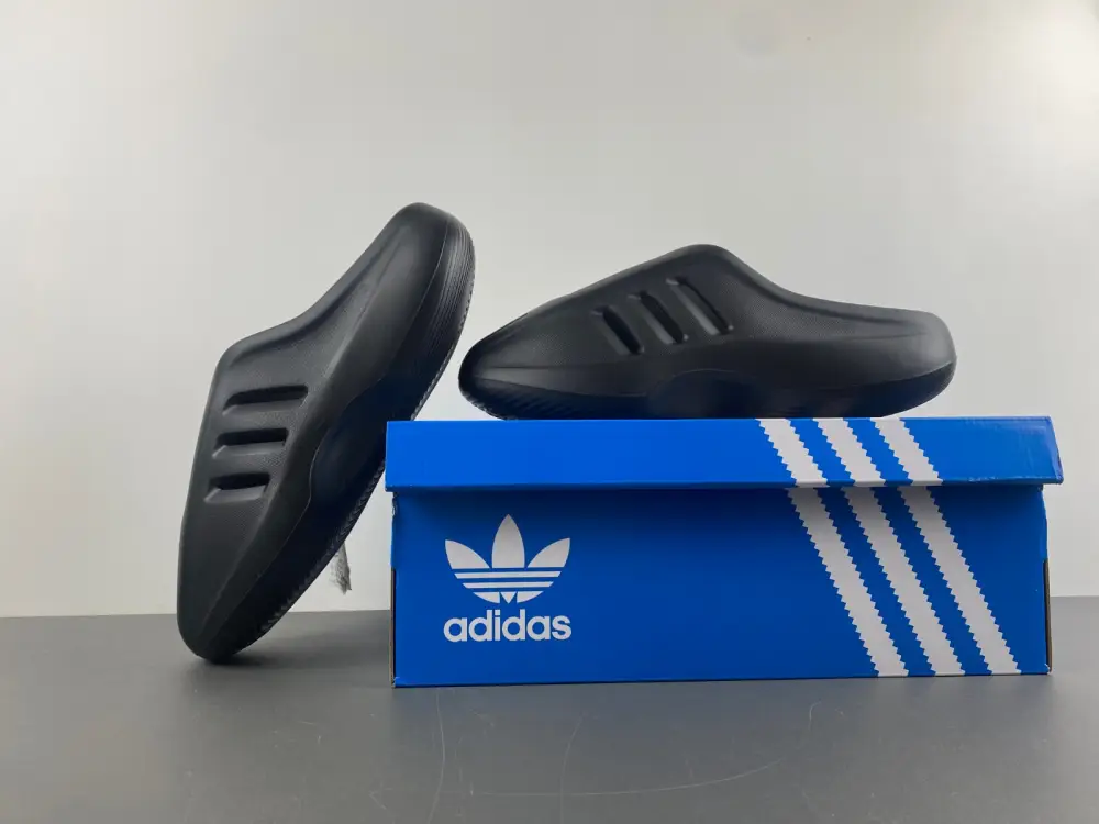 Adidas IIINFINITY Slides 