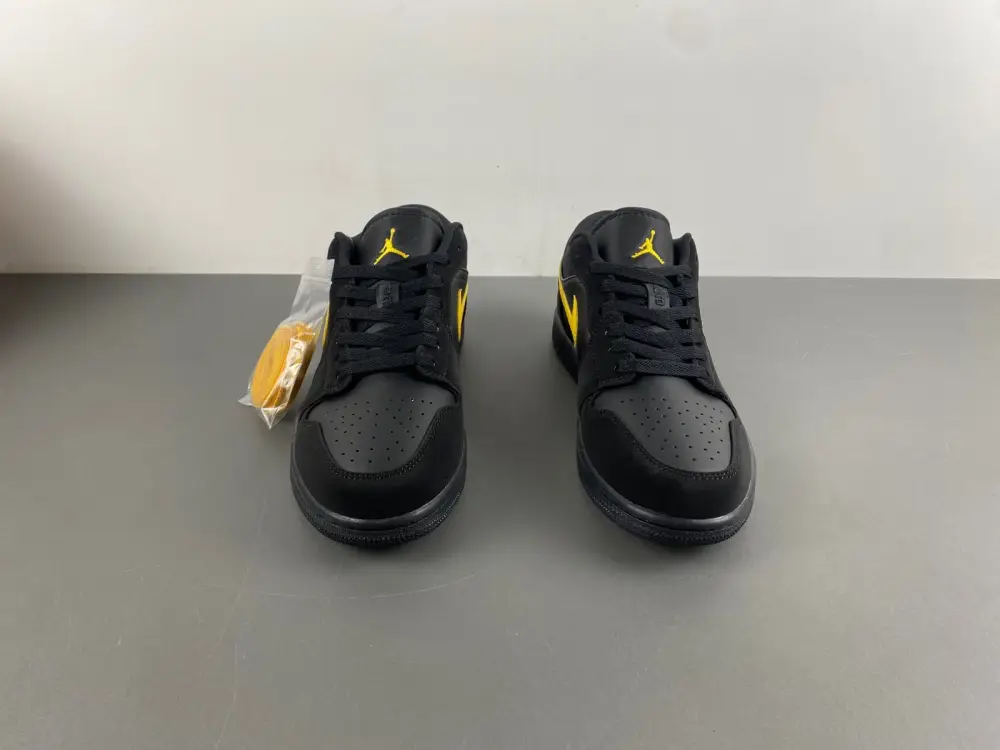 Air Jordan 1 Low 