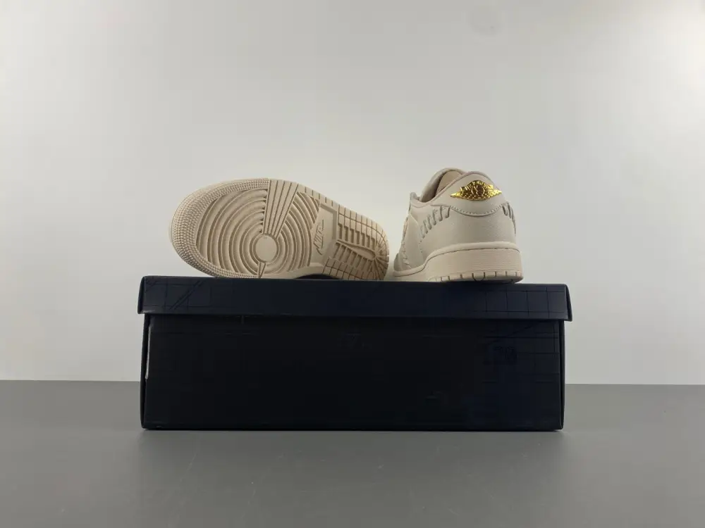 Air Jordan 1 Low 