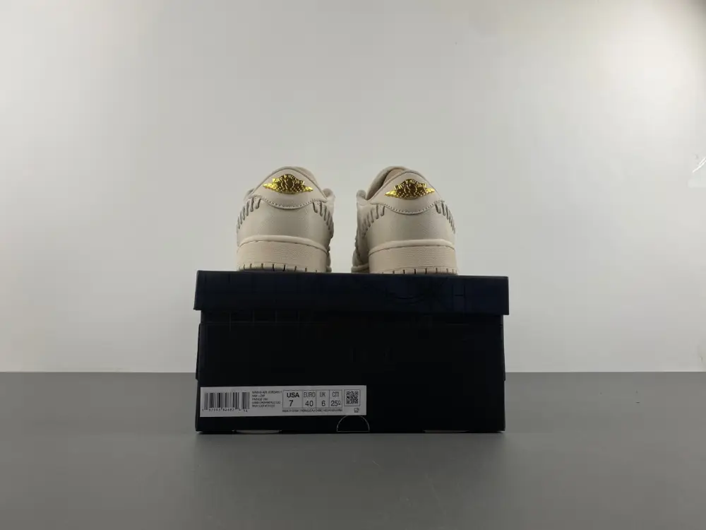Air Jordan 1 Low 