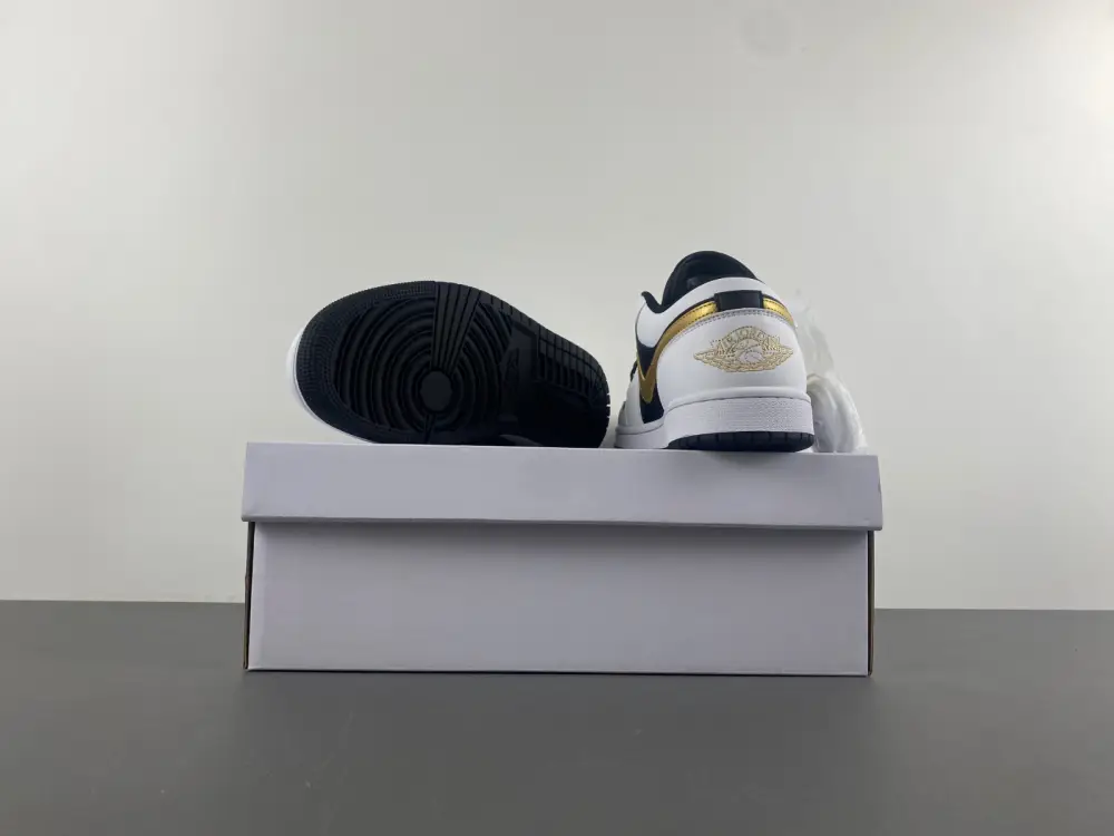 Air Jordan 1 Low 