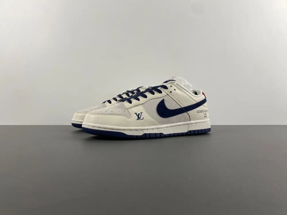 Nike SB Dunk Low 
