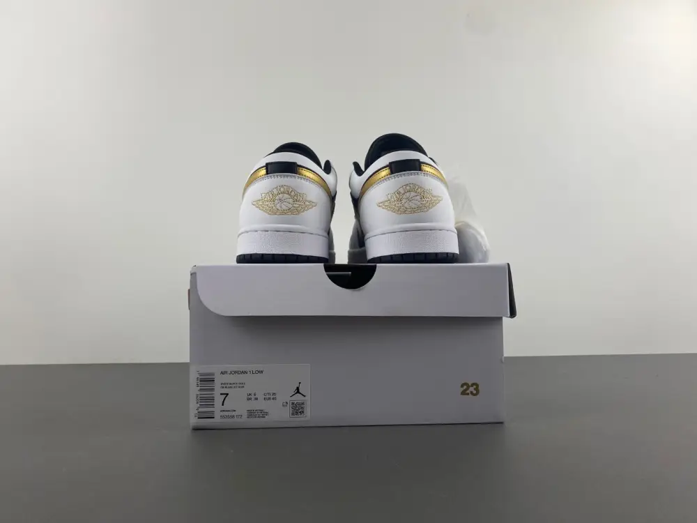 Air Jordan 1 Low 