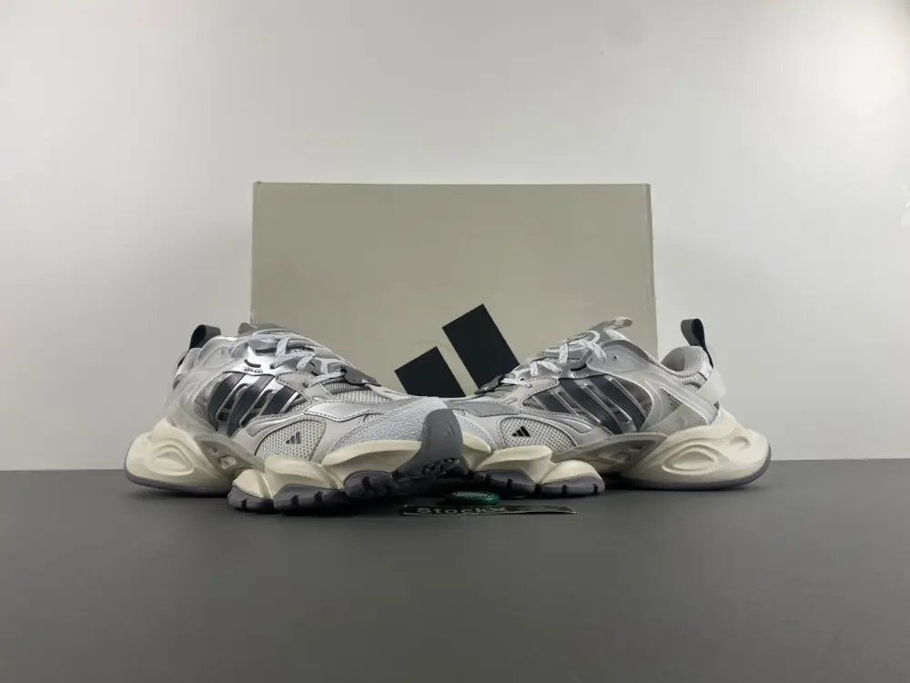 adidas XLG RUNNER DELUXE  DAD625