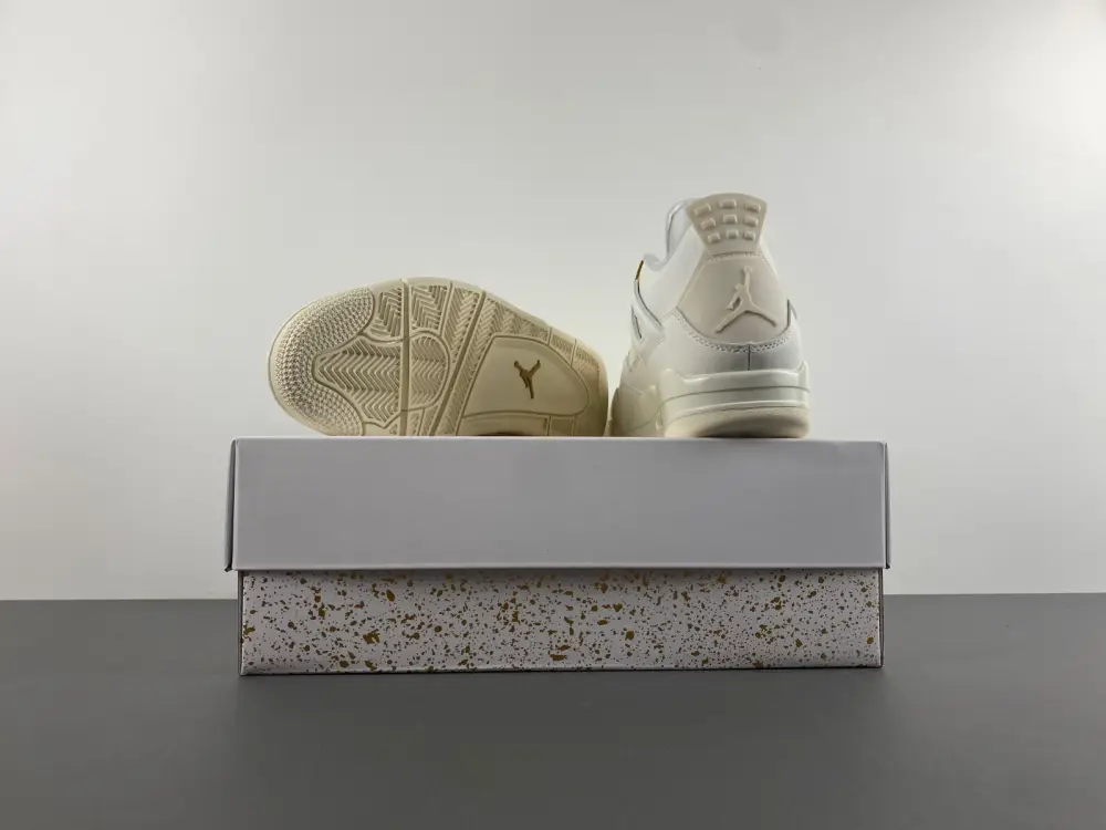 Air Jordan 4 Retro Metallic Gold 