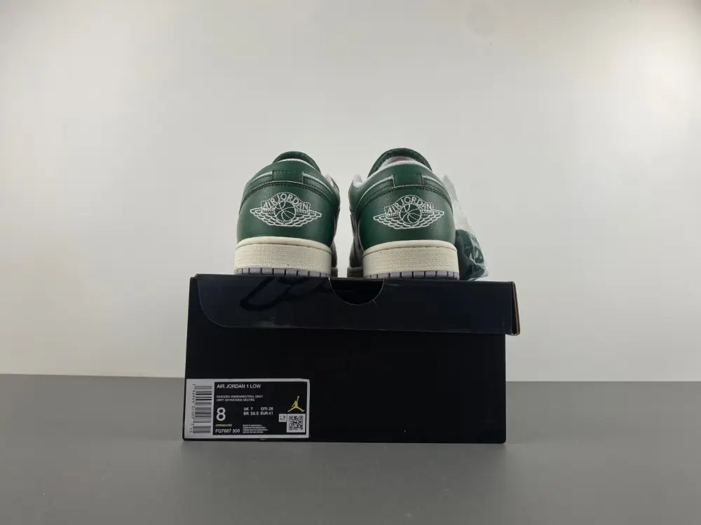 Air Jordan 1 Low 