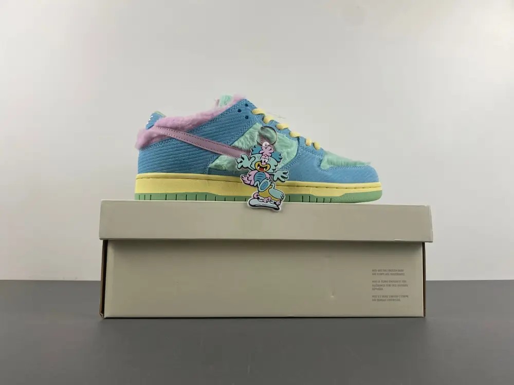Nike SB Dunk Low 