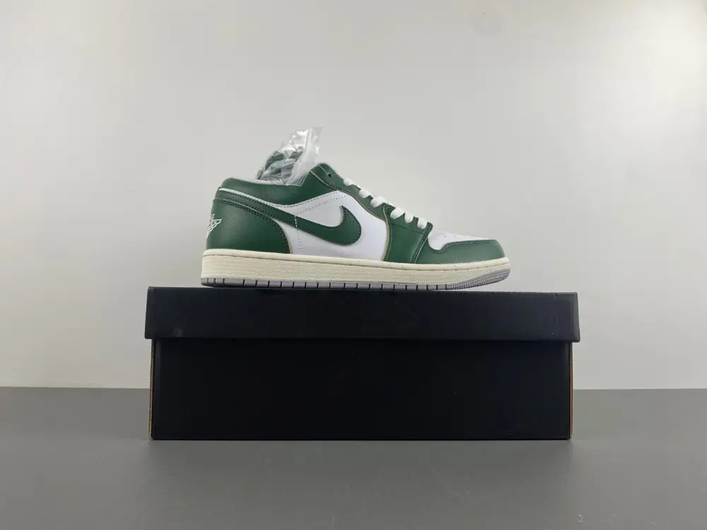 Air Jordan 1 Low 