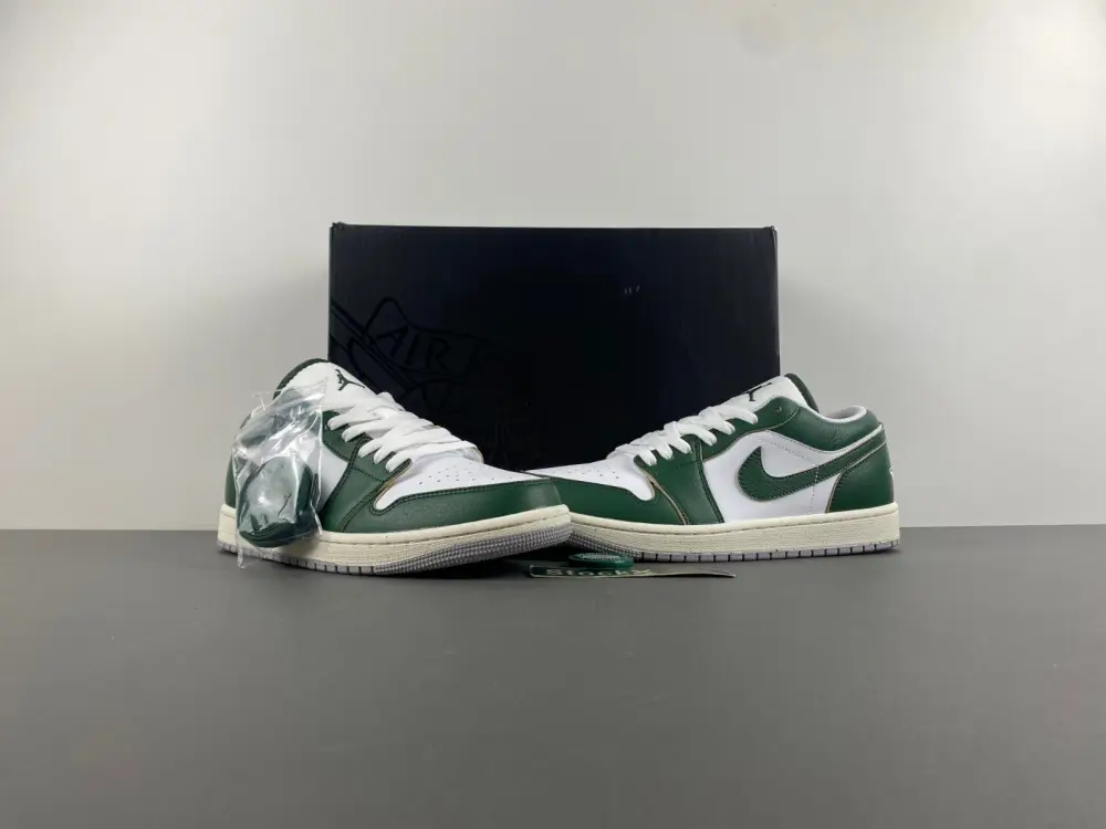 Air Jordan 1 Low 