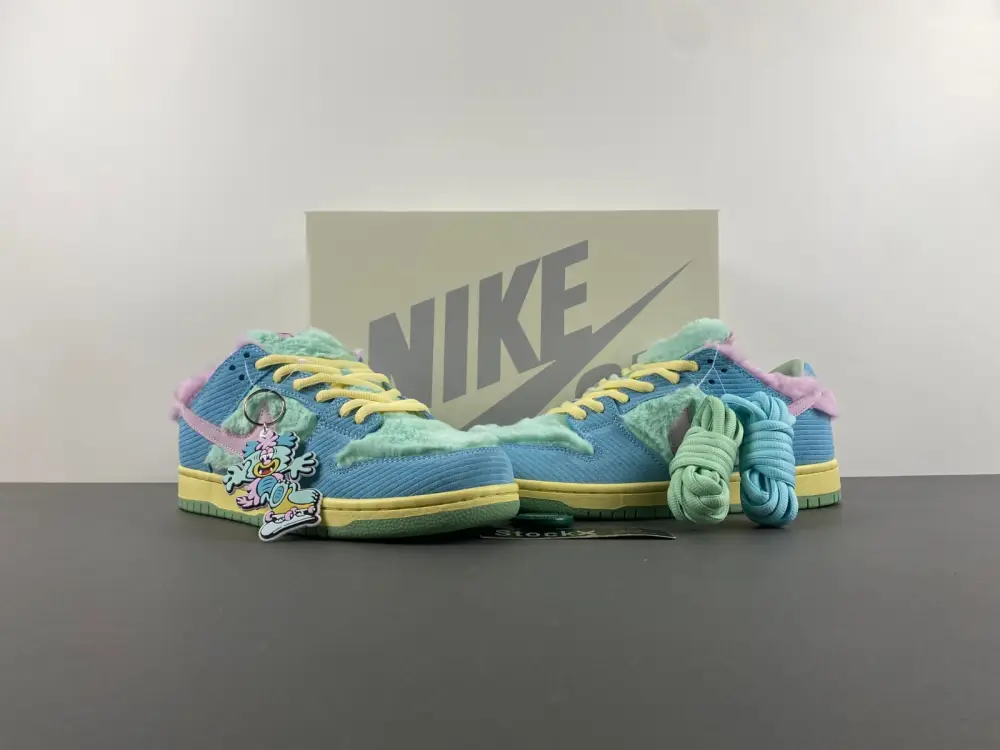 Nike SB Dunk Low  FEF6